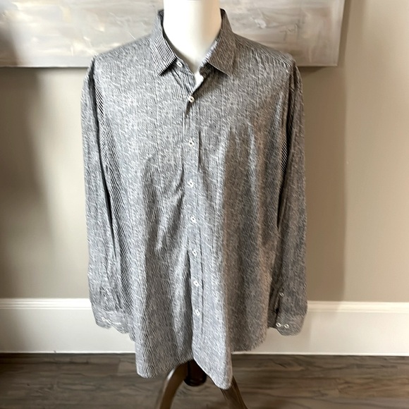 Bugatchi black and white striped button-down shirt with contrasting cuffs - Picture 2 of 8